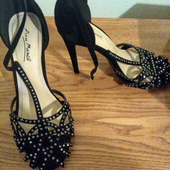 Heels - Picture 1 of 1